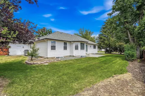 Exterior - 2247 E Gleneagle Dr, Eagle, ID 83616 photo 9 of 10