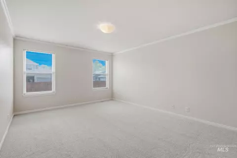 Bedroom - 2247 E Gleneagle Dr, Eagle, ID 83616 photo 2 of 6