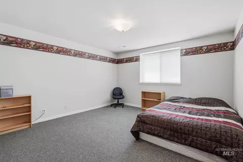 Bedroom - 2247 E Gleneagle Dr, Eagle, ID 83616 photo 4 of 6