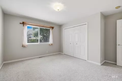 Bedroom - 2247 E Gleneagle Dr, Eagle, ID 83616 photo 6 of 6