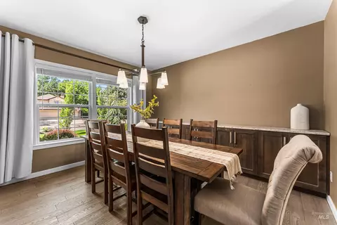 Dining - 1660 E Brunswick Dr, Eagle, ID 83616 photo 1 of 2