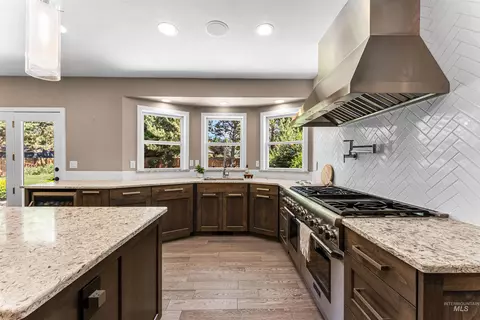 Kitchen - 1660 E Brunswick Dr, Eagle, ID 83616 photo 6 of 7