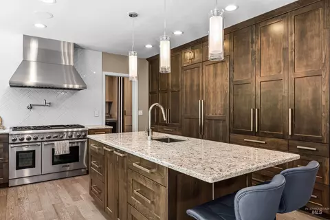 Kitchen - 1660 E Brunswick Dr, Eagle, ID 83616 photo 4 of 7