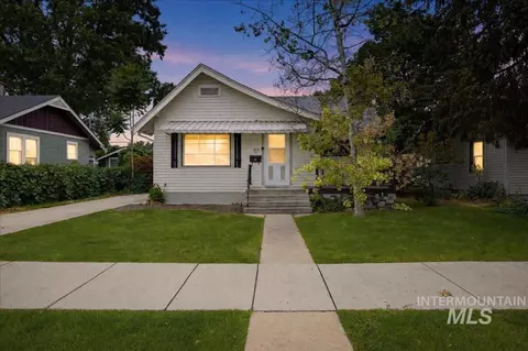 915 13th Ave S, Nampa, ID 83651