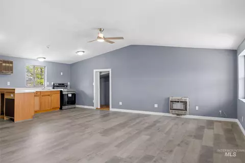 Living - 18338 Pride Ln, Caldwell, ID 83607 photo 3 of 3