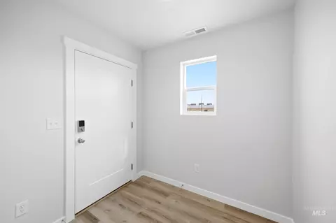 7406 W Trumbull Ct, Eagle, ID 83616 photo 2
