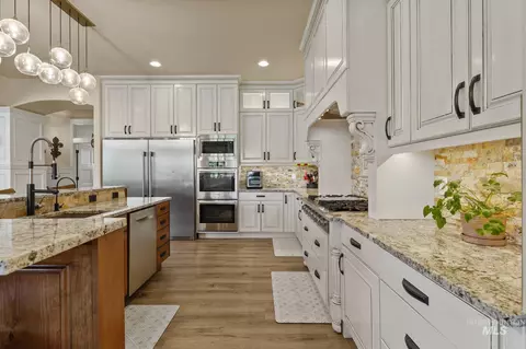 Kitchen - 6810 N Winward Ave, Eagle, ID 83616 photo 1 of 3