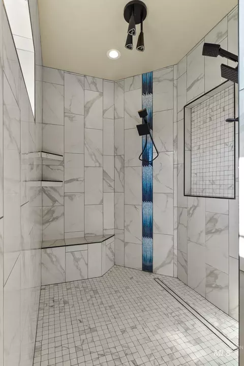 Bath - 6810 N Winward Ave, Eagle, ID 83616 photo 2 of 5