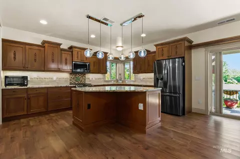 Kitchen - 6810 N Winward Ave, Eagle, ID 83616 photo 3 of 3
