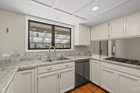 Kitchen - 2333 Table Rock Rd, Boise, ID 83712 photo 4 of 6