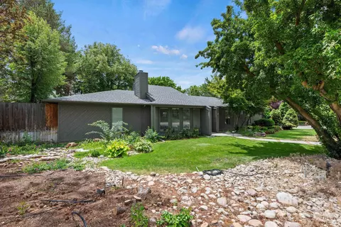 Exterior - 2333 Table Rock Rd, Boise, ID 83712 photo 3 of 11