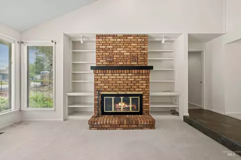 Living - 2333 Table Rock Rd, Boise, ID 83712 photo 3 of 4
