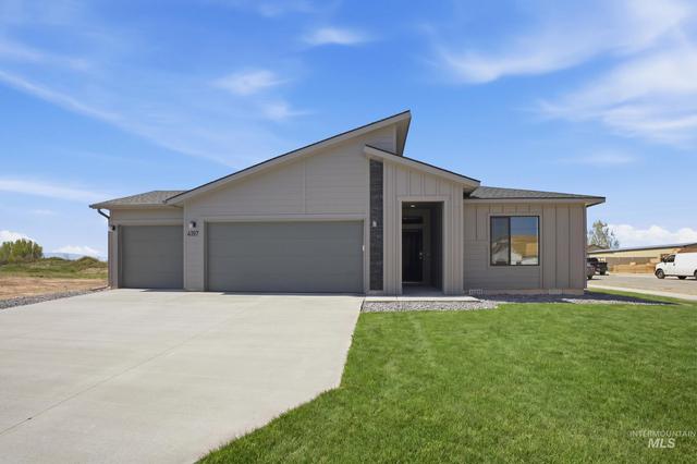 14106 Winding St, Caldwell, ID 83607