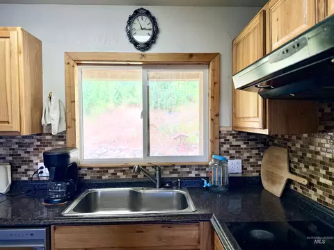35322 River Rd, Lenore, ID 83541 photo 13