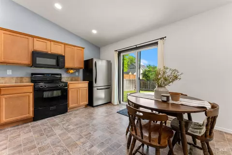 Dining - 698 E Great Bear St, Kuna, ID 83634 photo 2 of 2