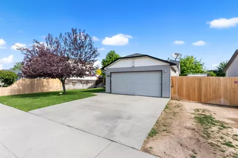 Exterior - 698 E Great Bear St, Kuna, ID 83634 photo 2 of 12