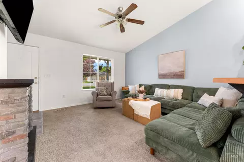 Living - 698 E Great Bear St, Kuna, ID 83634 photo 1 of 3
