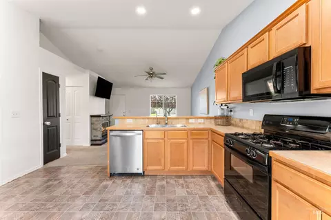 Kitchen - 698 E Great Bear St, Kuna, ID 83634 photo 1 of 4