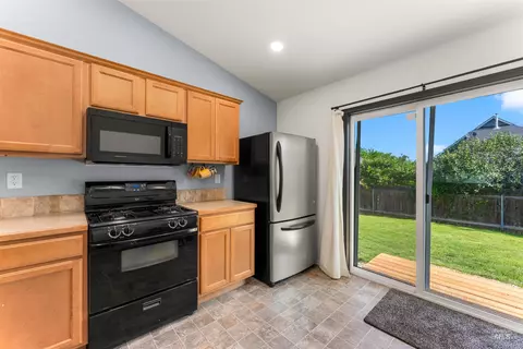 Kitchen - 698 E Great Bear St, Kuna, ID 83634 photo 3 of 4