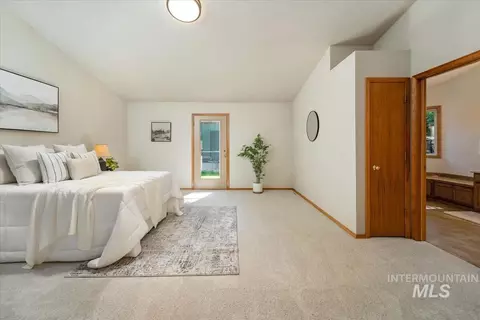 706 N Harvey Ln, Eagle, ID 83616 photo 4