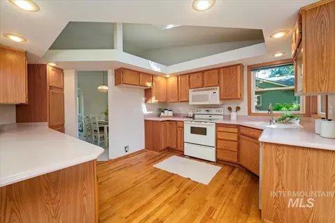 706 N Harvey Ln, Eagle, ID 83616 photo 18