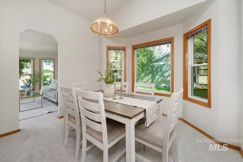 706 N Harvey Ln, Eagle, ID 83616 photo 5