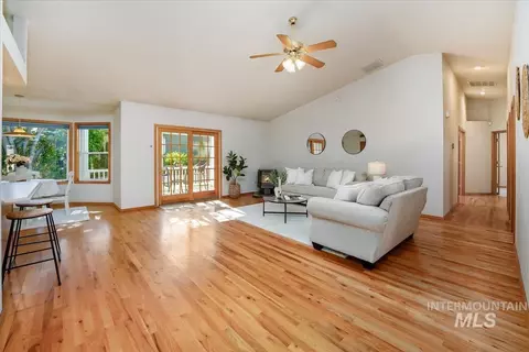 706 N Harvey Ln, Eagle, ID 83616 photo 12