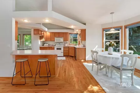 706 N Harvey Ln, Eagle, ID 83616 photo 17