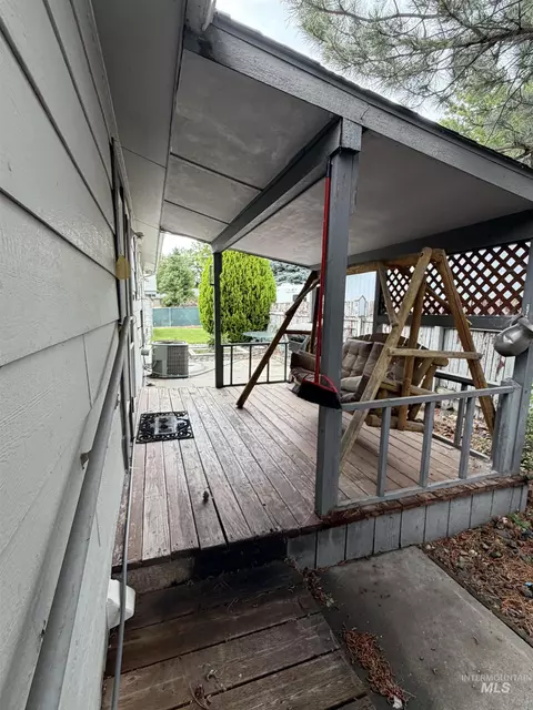 311 S Ave E, Hagerman, ID 83332 photo 6