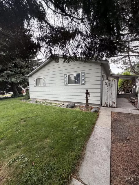 311 S Ave E, Hagerman, ID 83332 photo 4