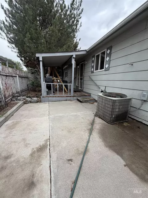 311 S Ave E, Hagerman, ID 83332 photo 9