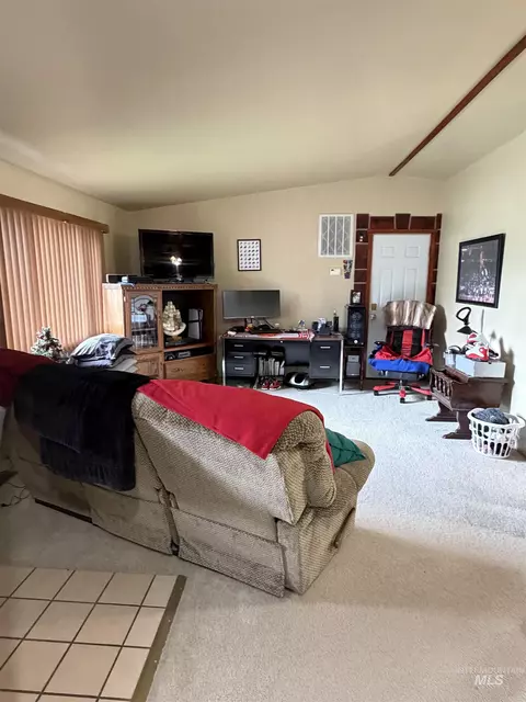 311 S Ave E, Hagerman, ID 83332 photo 10