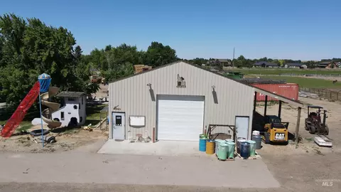 400 W Beacon Light Rd, Eagle, ID 83616 photo 3