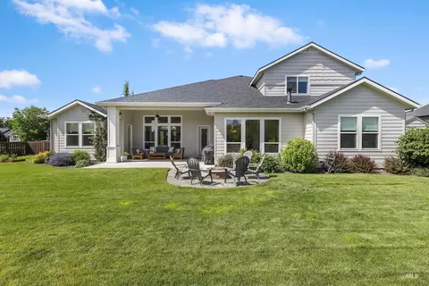 Exterior - 4153 W Sugarberry St, Eagle, ID 83616 photo 5 of 9