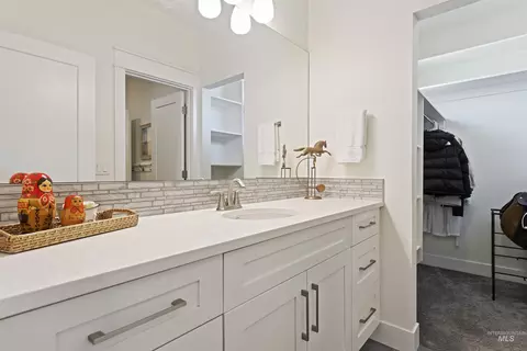 Bath - 4153 W Sugarberry St, Eagle, ID 83616 photo 7 of 8
