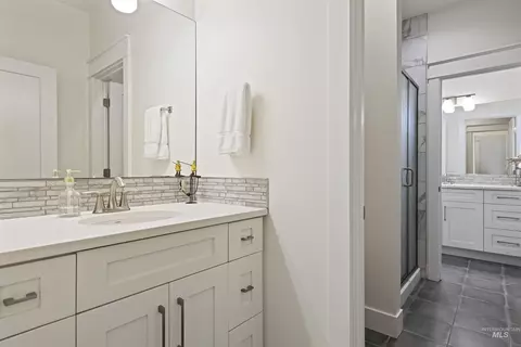 Bath - 4153 W Sugarberry St, Eagle, ID 83616 photo 8 of 8