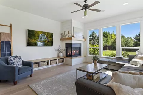 Living - 4153 W Sugarberry St, Eagle, ID 83616 photo 1 of 2