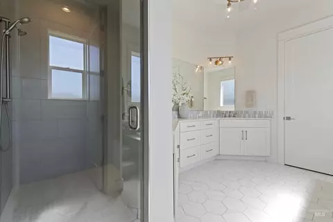Bath - 4153 W Sugarberry St, Eagle, ID 83616 photo 3 of 8