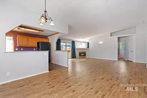 Living - 1681 E Laurelwood, Eagle, ID 83616 photo 2 of 8