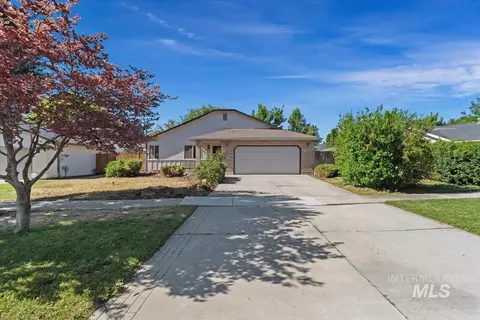 Exterior - 1681 E Laurelwood, Eagle, ID 83616 photo 3 of 8