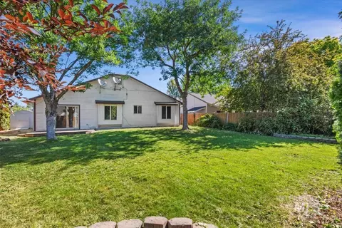 Exterior - 1681 E Laurelwood, Eagle, ID 83616 photo 5 of 8