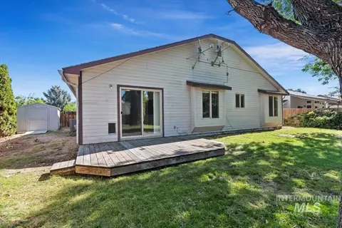 Exterior - 1681 E Laurelwood, Eagle, ID 83616 photo 4 of 8
