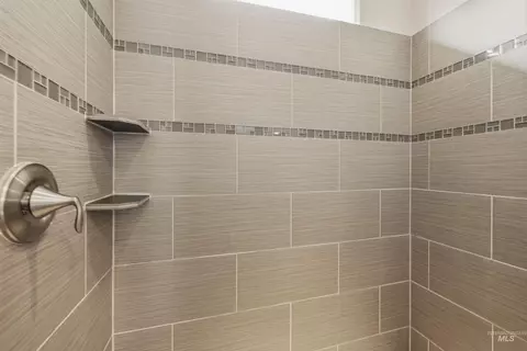 Bath - 6070 W Piaffe Ct, Eagle, ID 83616 photo 6 of 9