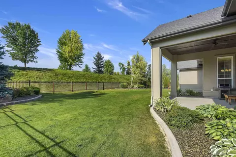 Exterior - 6070 W Piaffe Ct, Eagle, ID 83616 photo 4 of 9