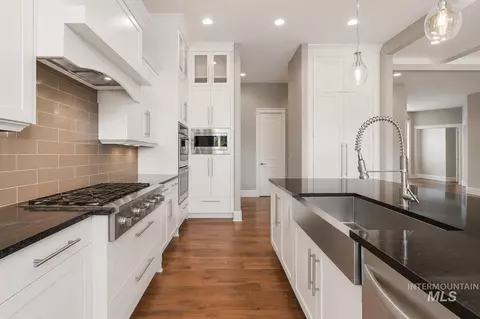 Kitchen - 6070 W Piaffe Ct, Eagle, ID 83616 photo 2 of 4