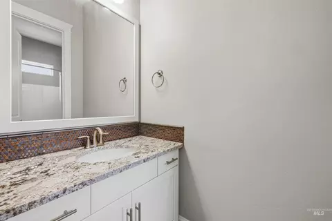 Bath - 6070 W Piaffe Ct, Eagle, ID 83616 photo 9 of 9