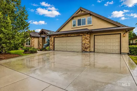 Exterior - 6070 W Piaffe Ct, Eagle, ID 83616 photo 2 of 9
