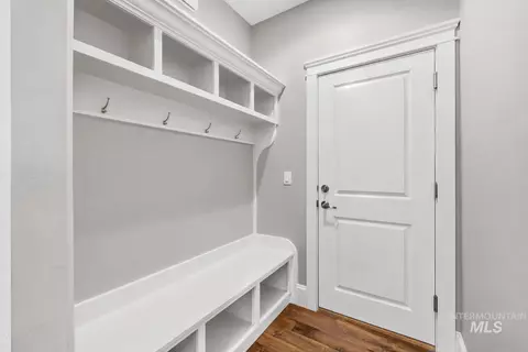 Entry Way - 6070 W Piaffe Ct, Eagle, ID 83616 photo 2 of 2