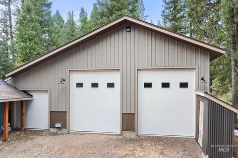 9785 Edna Pl, Cascade, ID 83611 photo 2