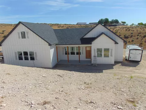 1164 Smith Dr, Vale, OR 97918